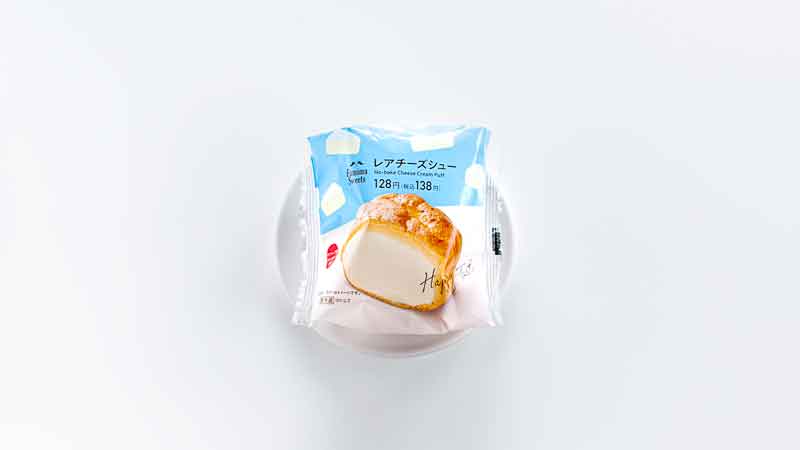 ファミリーマートのレアチーズシュー